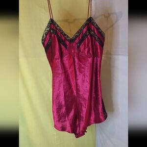 VTG NWT Victoria's Secret Gold Crown Deep Red Nightie Lingerie Snap Crotch Sz M